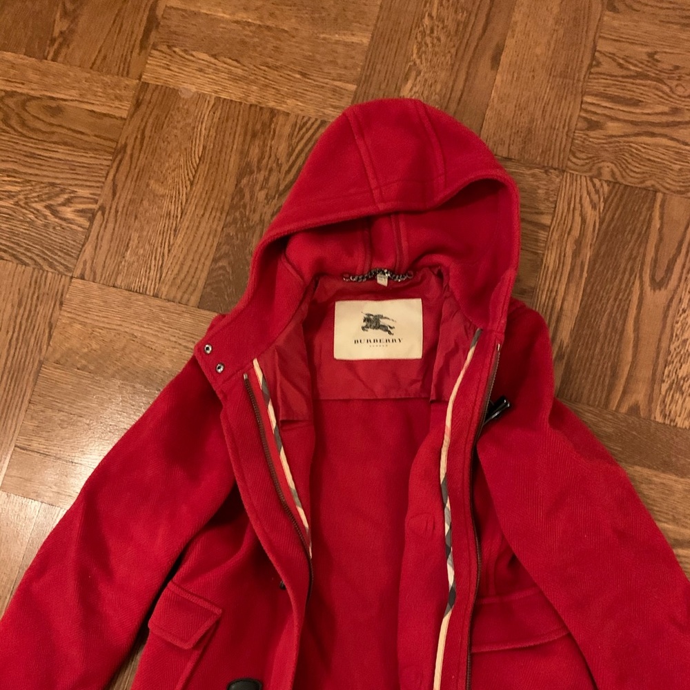 Burberry coat size 6. Good condition.